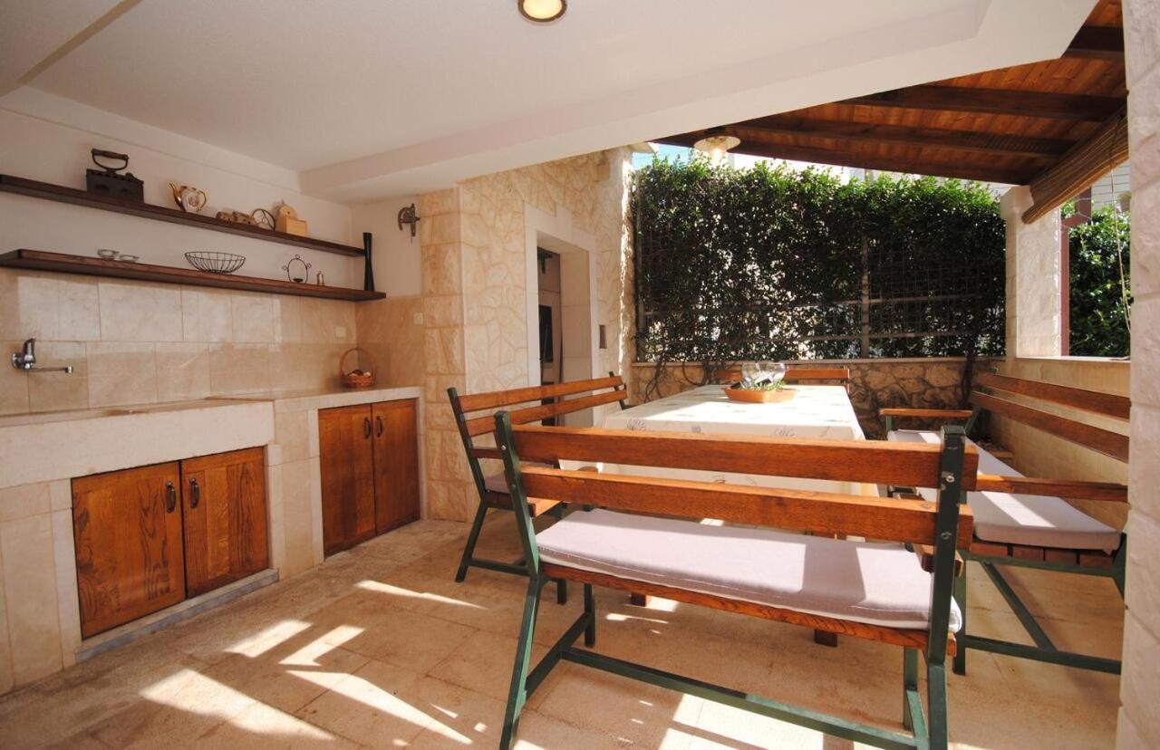 Seaview Luxury Apartment "Lucy" With Terrace & Vintage Summer Kitchen Trogir Buitenkant foto