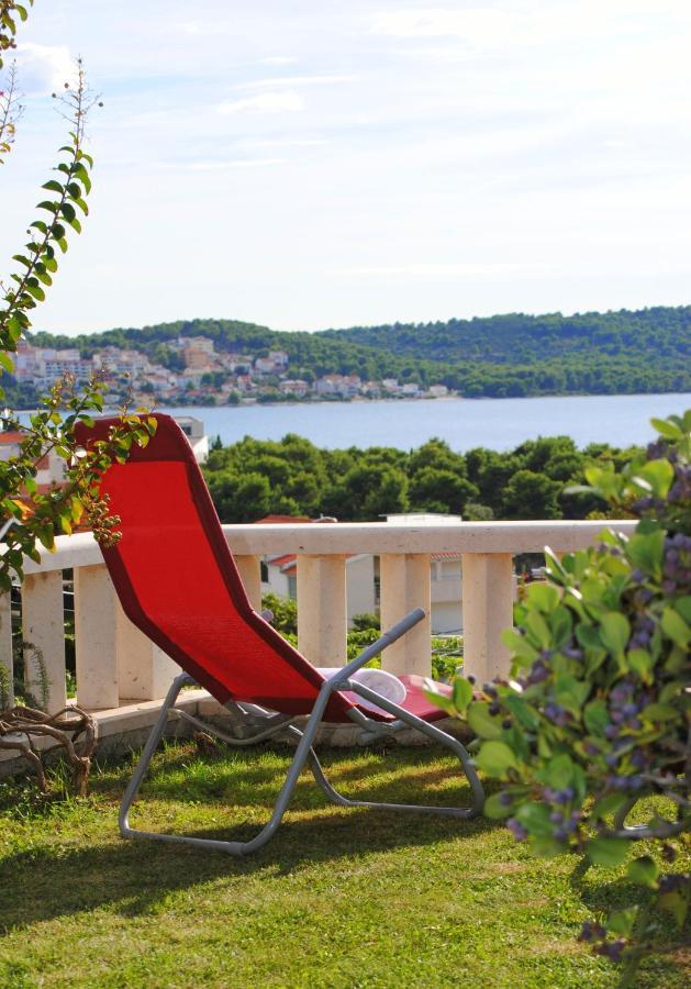 Seaview Luxury Apartment "Lucy" With Terrace & Vintage Summer Kitchen Trogir Buitenkant foto